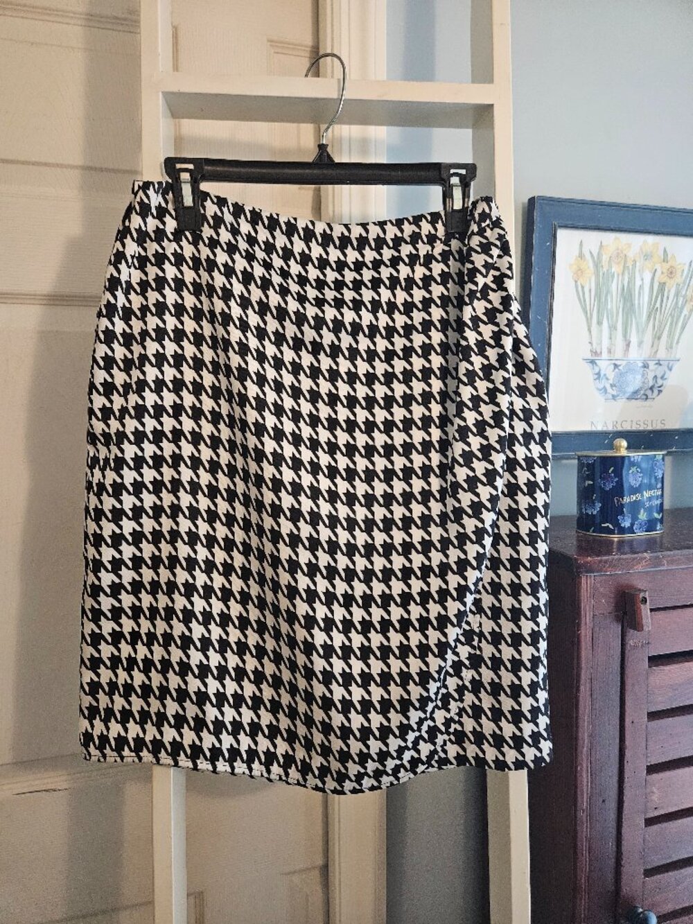 Liz Claiborne - Black & White Houndstooth Skirt (aka "Lucky Interview Skirt")